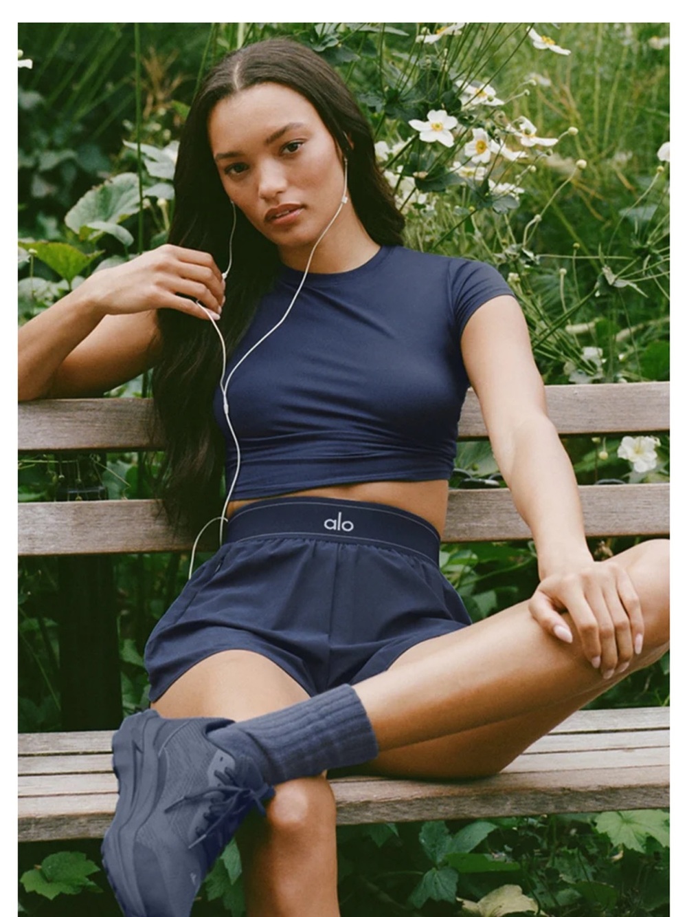 Alo Yoga Alosoft Crop Finesse Short Sleeve in Navy